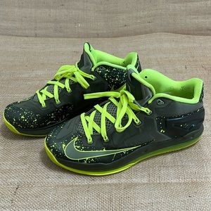 Nike Max LeBron 11 Low Volt Green and Gray - Men 10